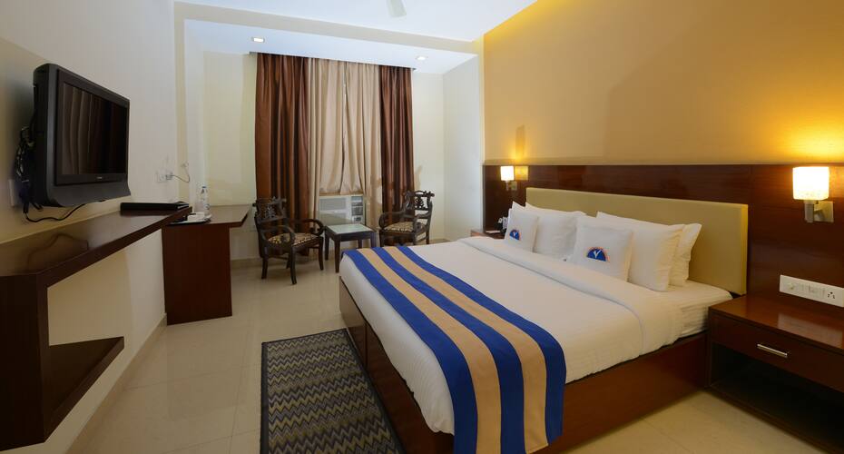 Evergreen Motel, Sitarganj 2